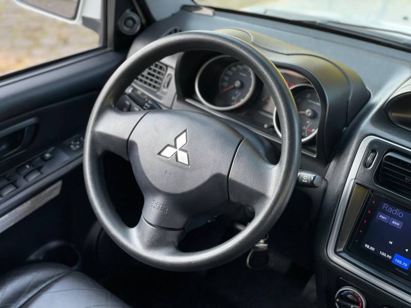 MITSUBISHI - PAJERO TR4 - 2011/2011 - Branca - R$ 79.000,00