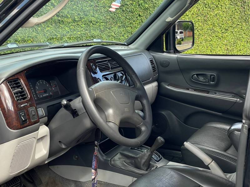 MITSUBISHI - PAJERO SPORT - 2002/2003 - Preta - R$ 46.900,00