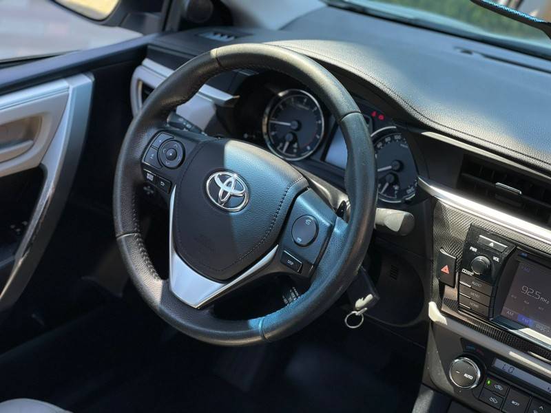 TOYOTA - COROLLA - 2014/2015 - Branca - R$ 83.900,00