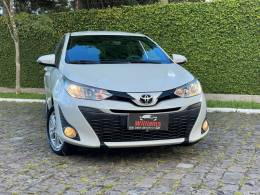 TOYOTA - YARIS - 2018/2019 - Branca - R$ 78.900,00