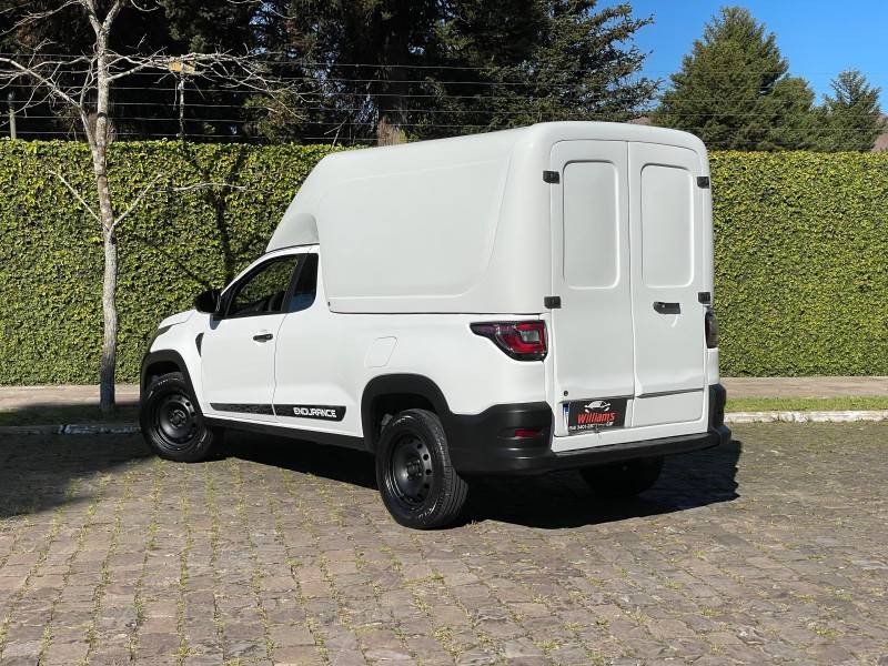FIAT - STRADA - 2020/2021 - Branca - R$ 71.900,00