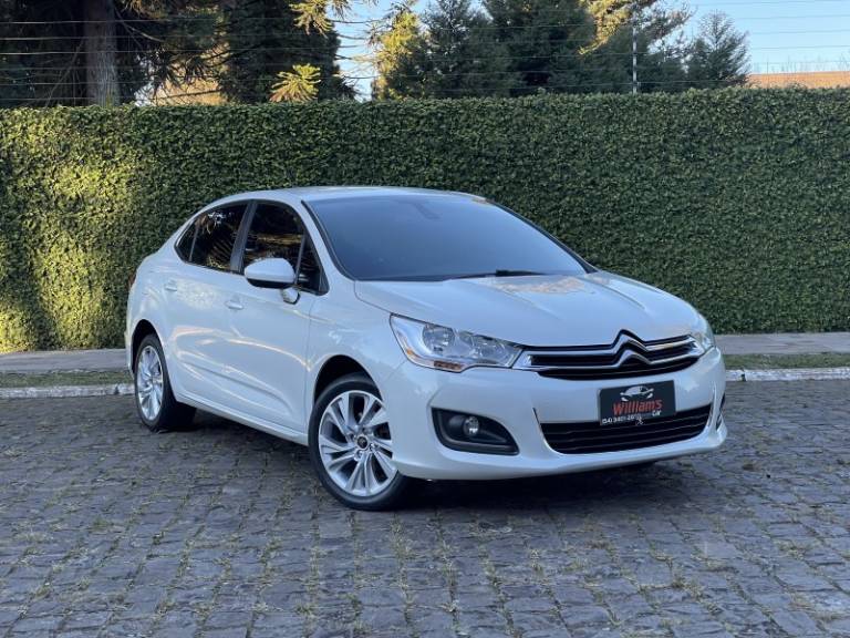 CITROËN - C4 LOUNGE - 2013/2014 - Branca - R$ 45.000,00