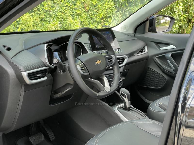 CHEVROLET - TRACKER - 2021/2022 - Preta - R$ 99.900,00