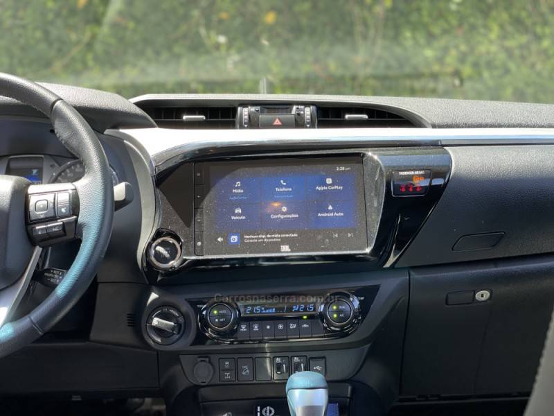 TOYOTA - HILUX - 2023/2024 - Branca - R$ 299.900,00