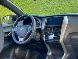 TOYOTA - YARIS - 2018/2019 - Branca - R$ 78.900,00