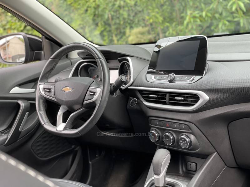CHEVROLET - TRACKER - 2021/2022 - Preta - R$ 99.900,00
