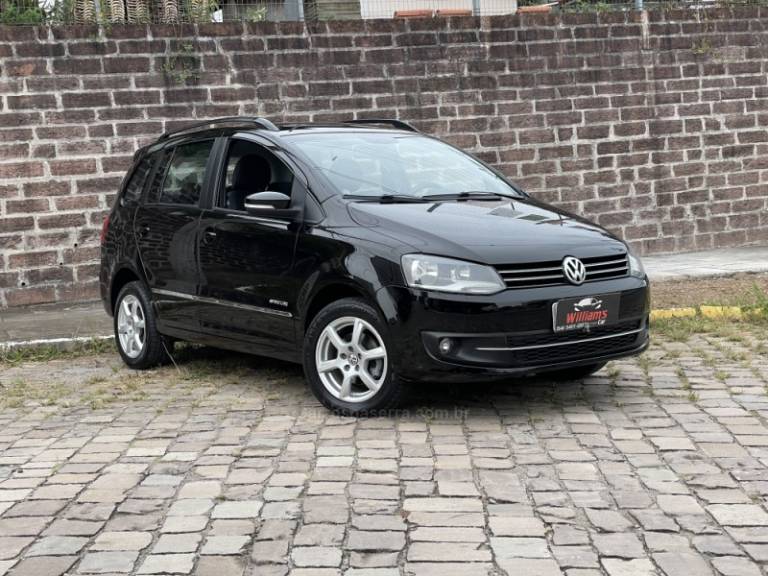 VOLKSWAGEN - SPACEFOX - 2012/2013 - Preta - R$ 36.900,00