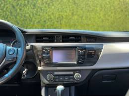 TOYOTA - COROLLA - 2014/2015 - Branca - R$ 85.900,00