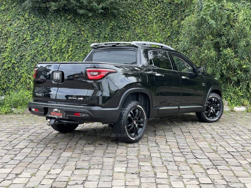 FIAT - TORO - 2016/2017 - Preta - R$ 97.900,00