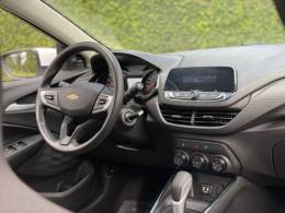CHEVROLET - ONIX - 2021/2022 - Branca - R$ 68.900,00