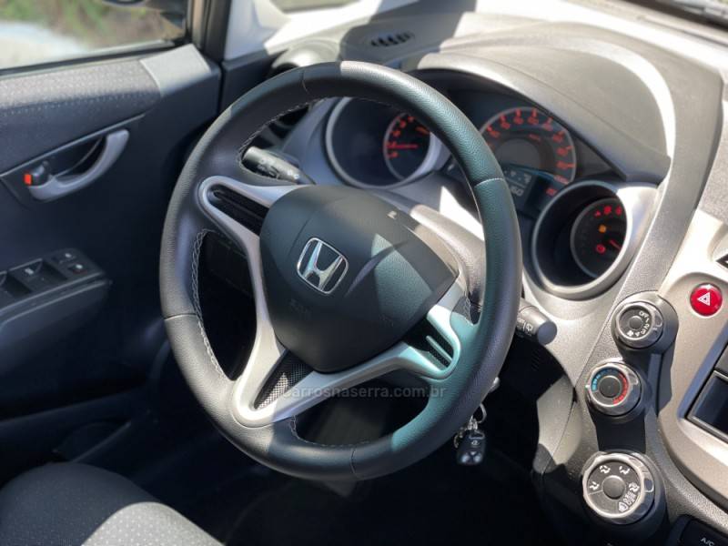 HONDA - FIT - 2009/2009 - Dourada - R$ 48.900,00