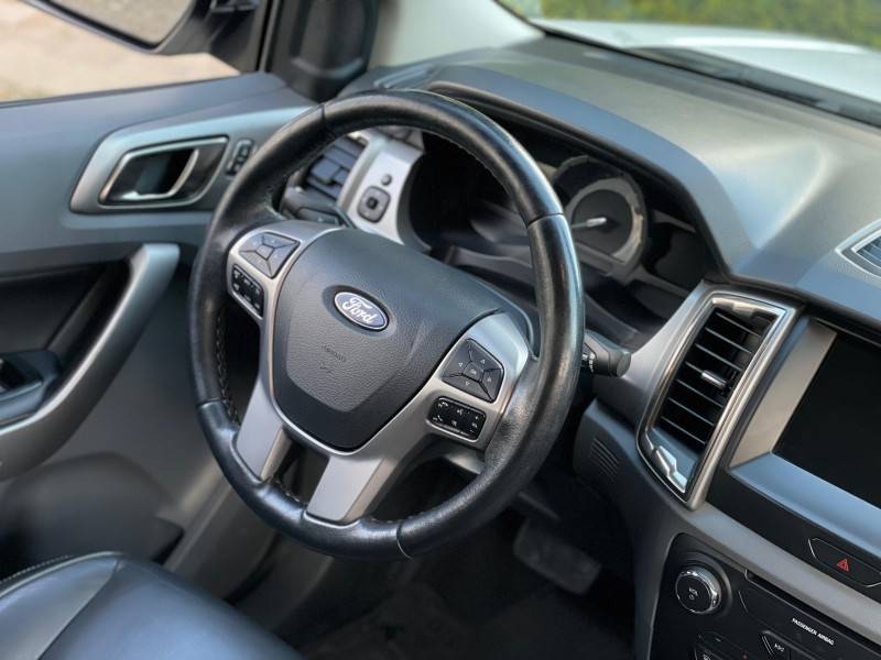FORD - RANGER - 2019/2019 - Branca - R$ 144.900,00