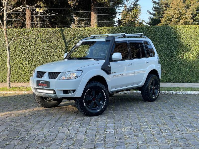 MITSUBISHI - PAJERO TR4 - 2011/2011 - Branca - R$ 79.000,00