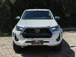 TOYOTA - HILUX - 2023/2024 - Branca - R$ 295.000,00