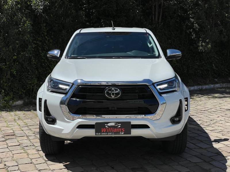 TOYOTA - HILUX - 2023/2024 - Branca - R$ 295.000,00