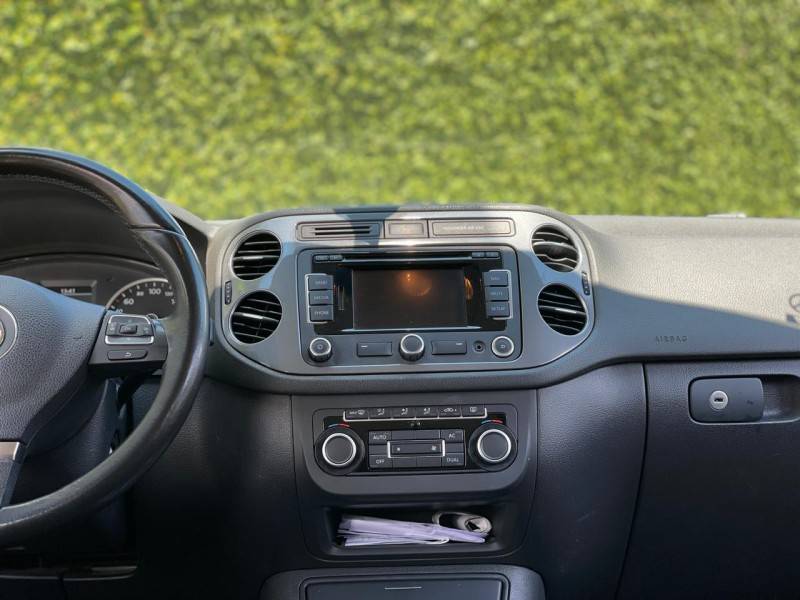 VOLKSWAGEN - TIGUAN - 2011/2012 - Prata - R$ 56.900,00