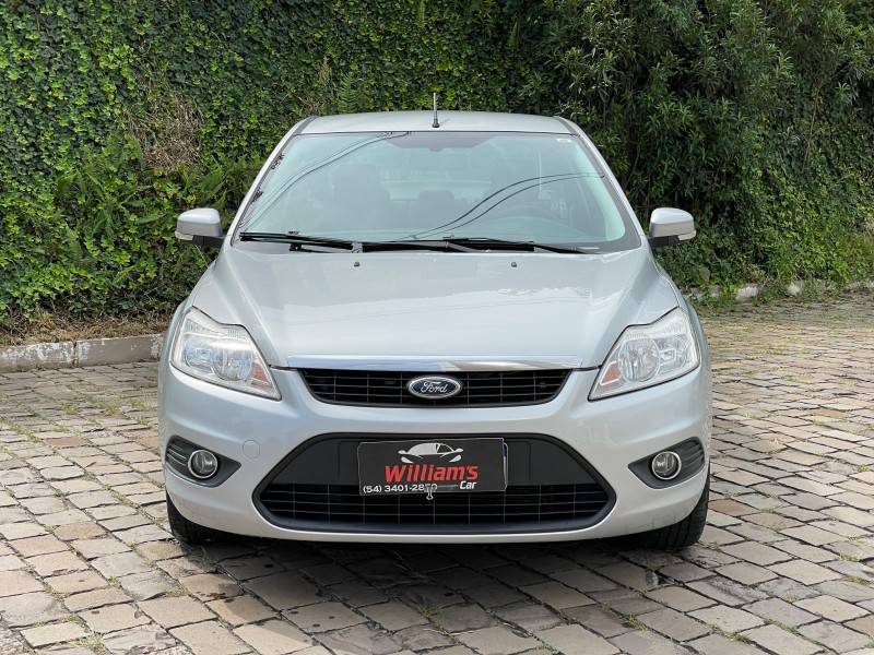 FORD - FOCUS - 2013/2013 - Prata - R$ 43.500,00