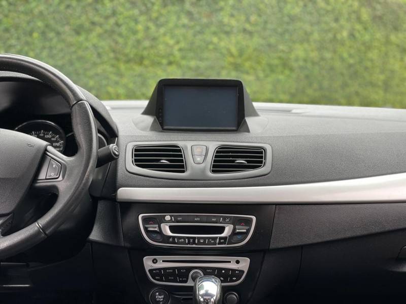 RENAULT - FLUENCE - 2013/2014 - Branca - R$ 44.900,00