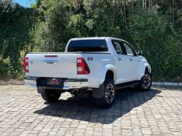 TOYOTA - HILUX - 2023/2024 - Branca - R$ 295.000,00