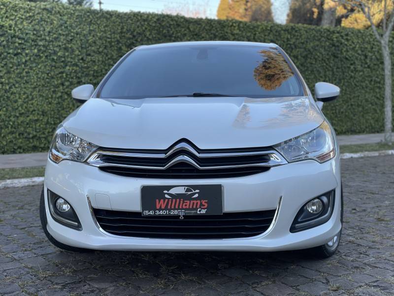CITROËN - C4 LOUNGE - 2013/2014 - Branca - R$ 45.000,00