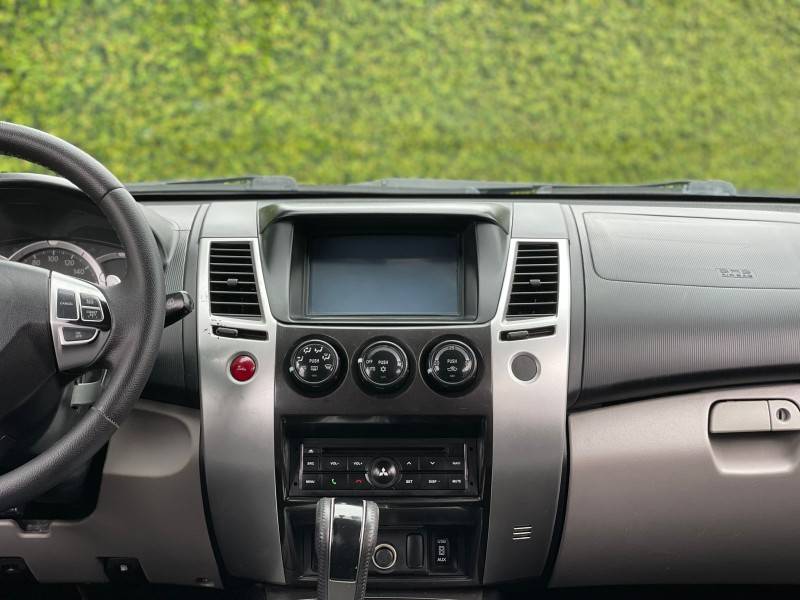 MITSUBISHI - PAJERO DAKAR - 2014/2015 - Branca - R$ 129.900,00