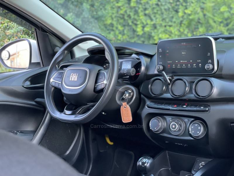 FIAT - CRONOS - 2023/2023 - Branca - R$ 75.500,00