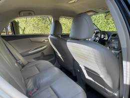 TOYOTA - COROLLA - 2011/2012 - Preta - R$ 64.900,00