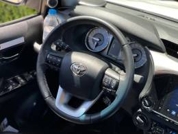 TOYOTA - HILUX - 2023/2024 - Branca - R$ 295.000,00