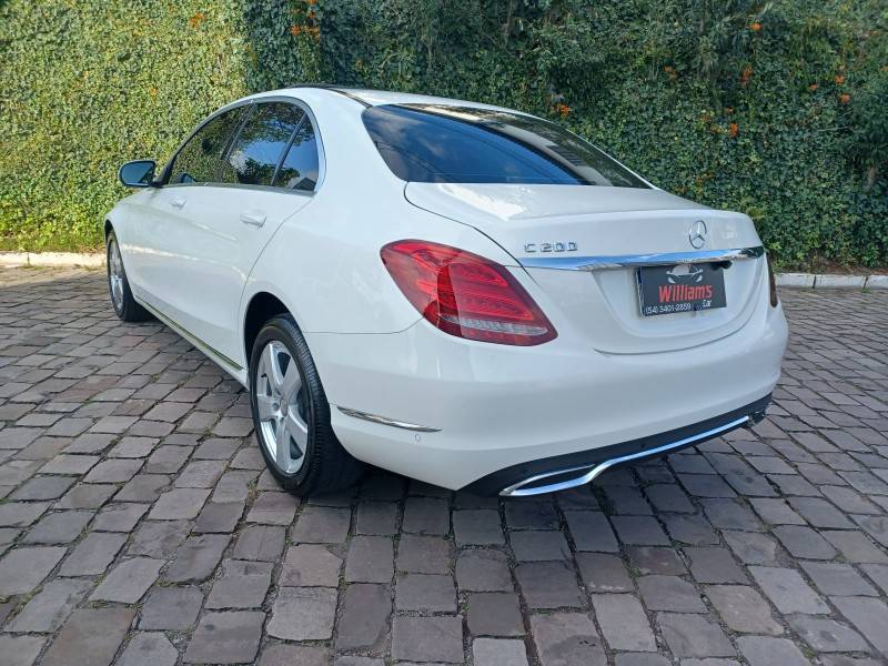 MERCEDES-BENZ - C 200 - 2015/2015 - Branca - R$ 125.900,00
