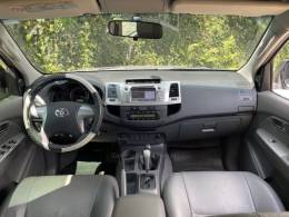 TOYOTA - HILUX - 2013/2013 - Prata - R$ 116.000,00