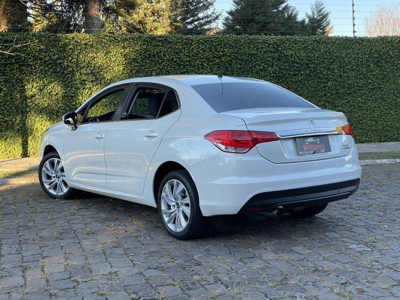 CITROËN - C4 LOUNGE - 2013/2014 - Branca - R$ 45.000,00