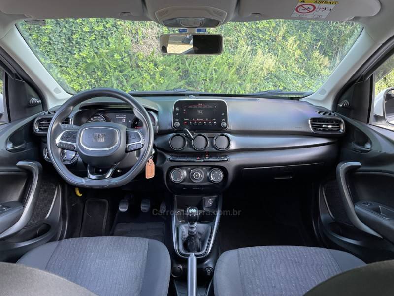 FIAT - CRONOS - 2023/2023 - Branca - R$ 75.500,00