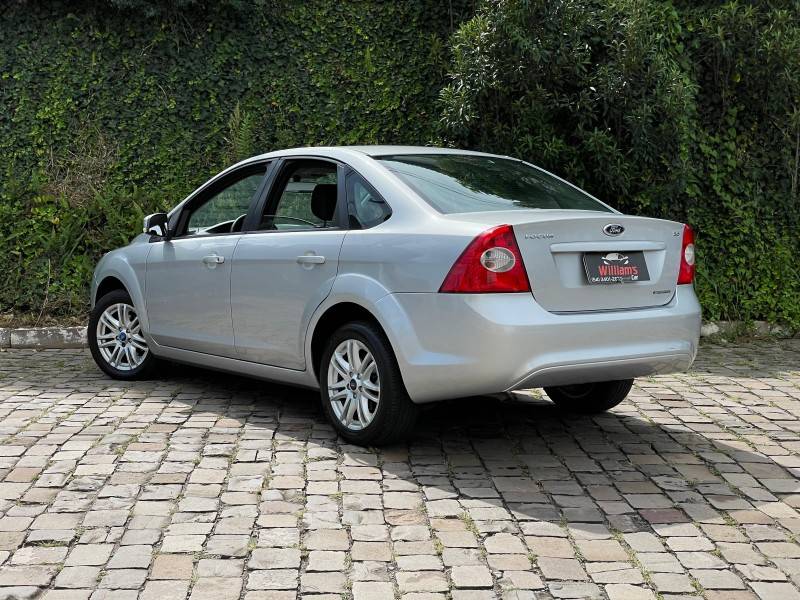 FORD - FOCUS - 2013/2013 - Prata - R$ 42.500,00