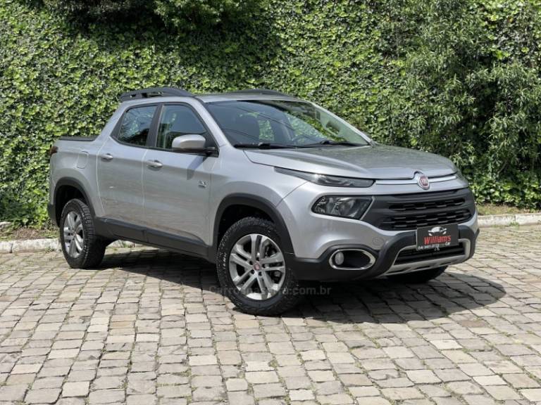 FIAT - TORO - 2020/2021 - Prata - R$ 114.900,00