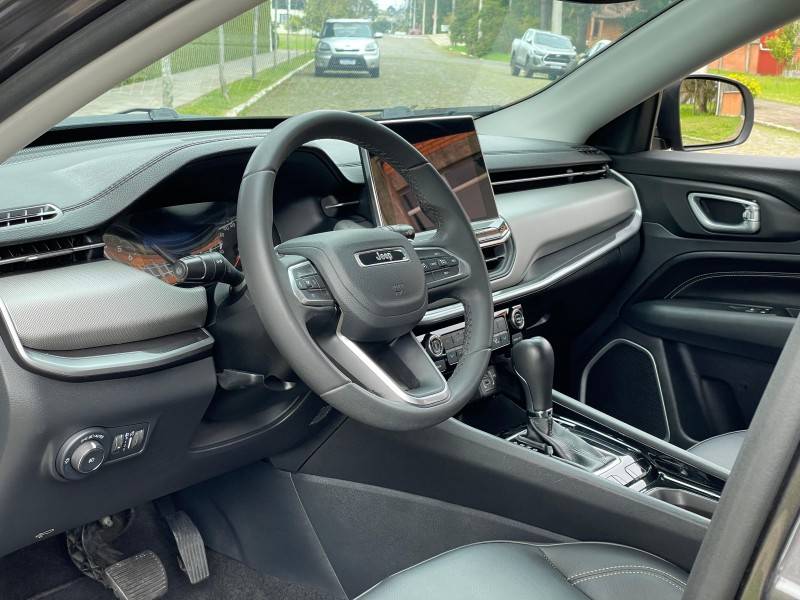 JEEP - COMPASS - 2023/2023 - Cinza - R$ 131.900,00