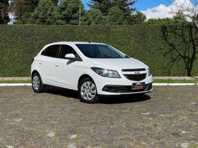 CHEVROLET - ONIX - 2013/2013 - Branca - R$ 43.990,00