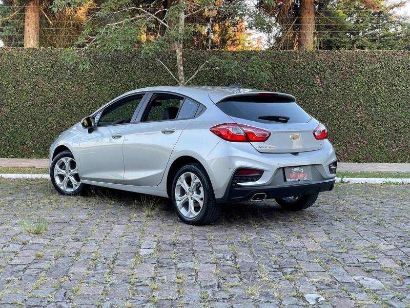 CHEVROLET - CRUZE - 2021/2021 - Prata - R$ 99.900,00