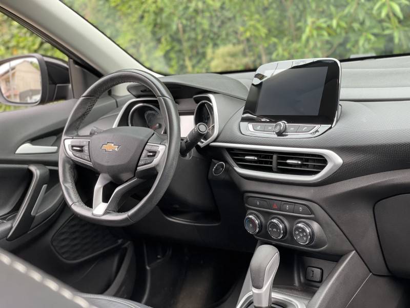 CHEVROLET - TRACKER - 2021/2022 - Preta - R$ 99.900,00