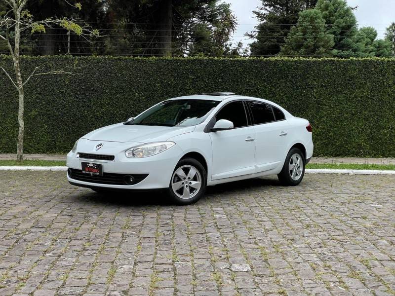 RENAULT - FLUENCE - 2013/2014 - Branca - R$ 44.900,00