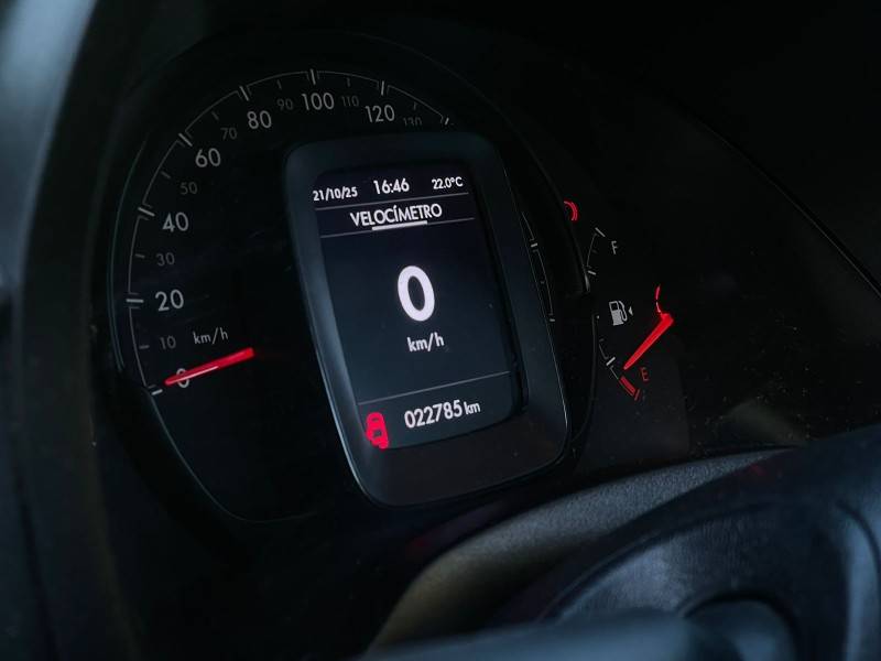 FIAT - STRADA - 2022/2023 - Branca - R$ 86.900,00