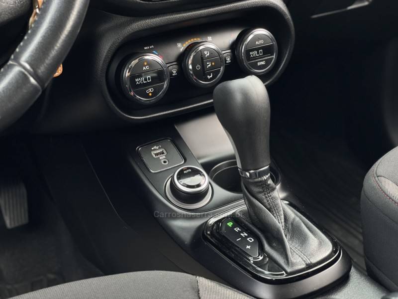 FIAT - TORO - 2020/2021 - Prata - R$ 114.900,00