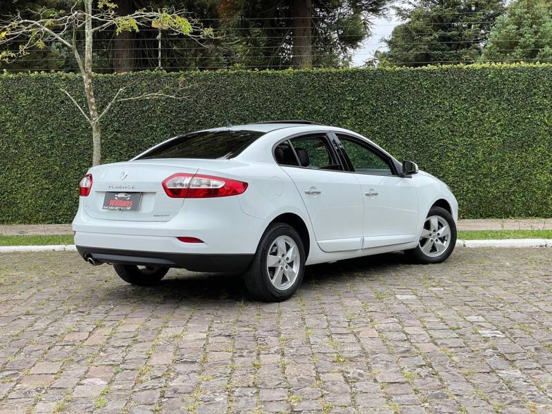 RENAULT - FLUENCE - 2013/2014 - Branca - R$ 44.900,00