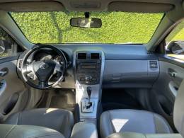 TOYOTA - COROLLA - 2011/2012 - Preta - R$ 64.900,00