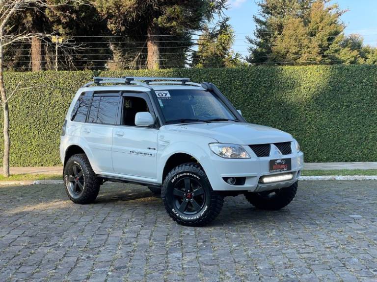 MITSUBISHI - PAJERO TR4 - 2011/2011 - Branca - R$ 79.000,00